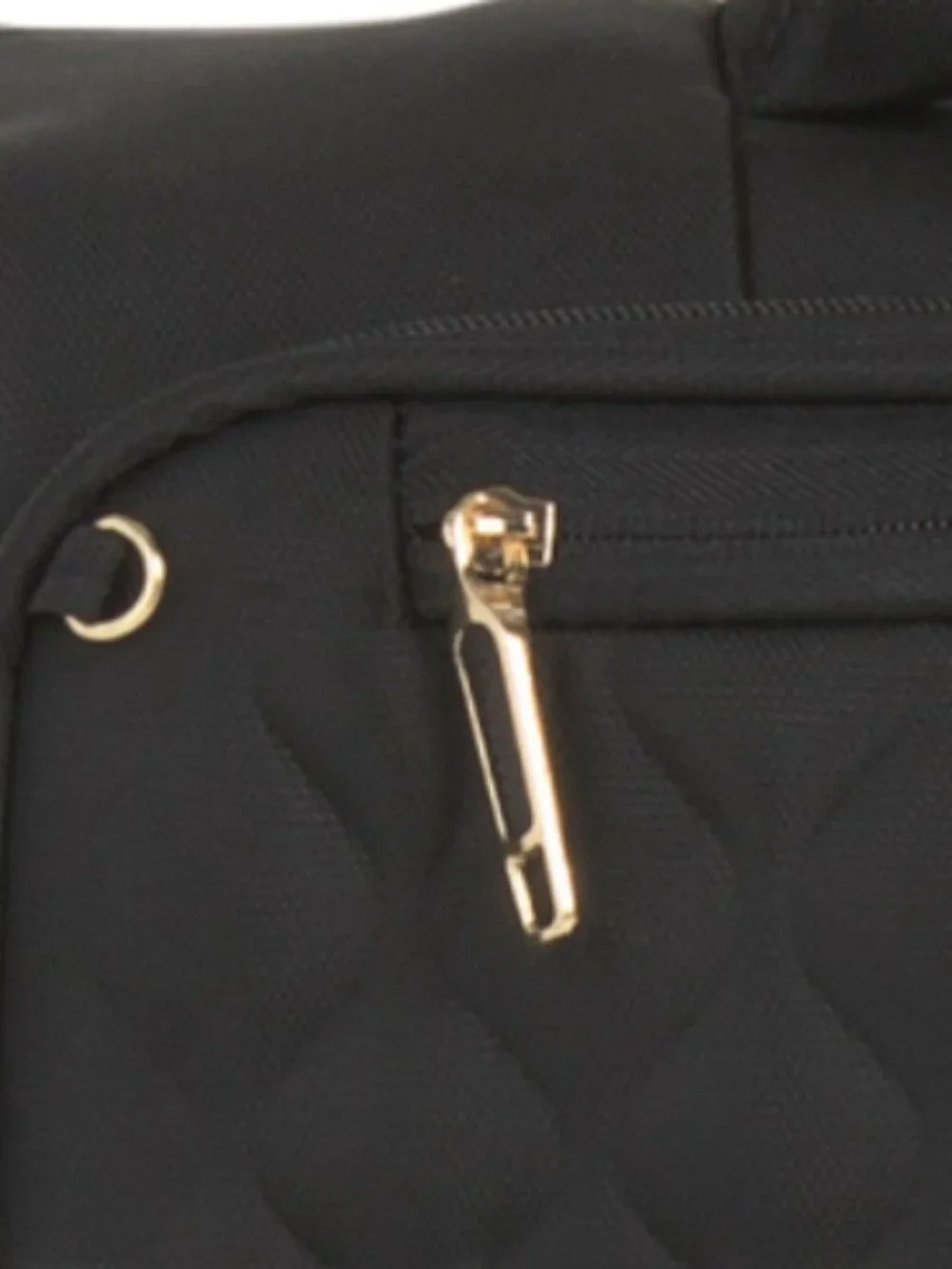 IT LUGGAGE 22in Glimmering Softside Carry-on Spinne
